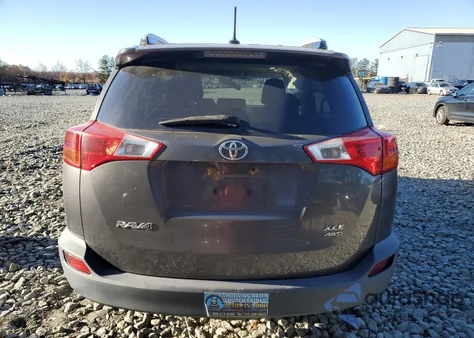 2015 Toyota Rav4 Xle z USA, uszkodzony, nr VIN 2T3RFREV8FW349393